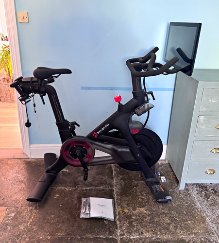 Peloton bike upright - peloton,