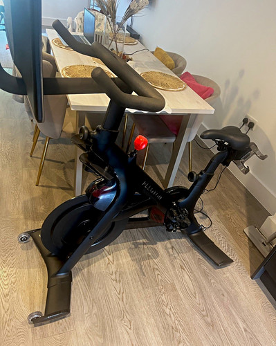 Peloton upright exercise - +,