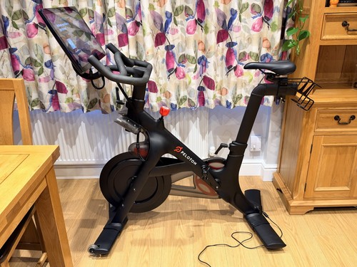 Peloton indoor exercise - pl-21,