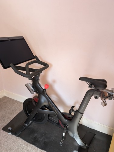Peloton bike plus rotating - -,