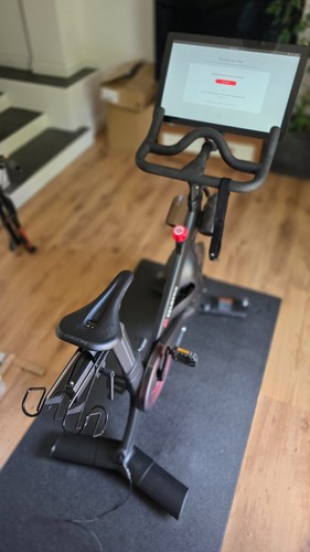 Peloton exercise bike 1st gen - 1st,