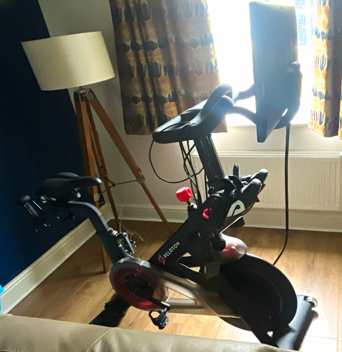Peloton upright stationary - ,