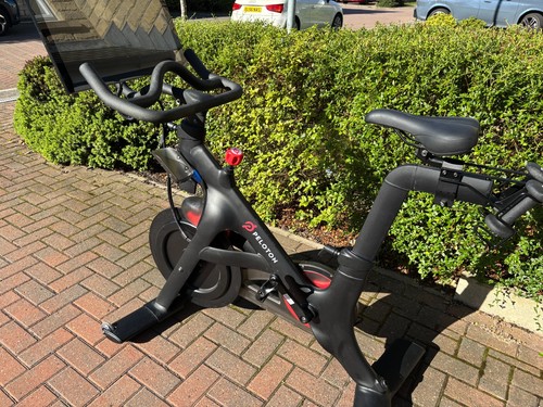 Peloton exercise bike - bike,, touch