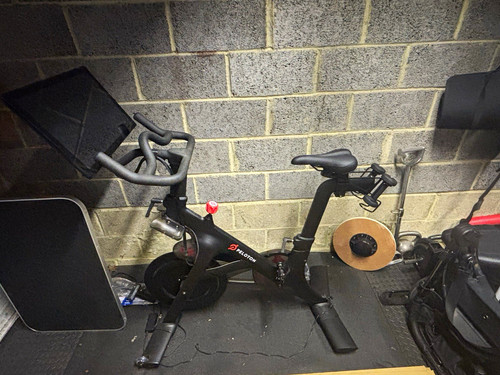 Peloton upright exercise bike - upright,