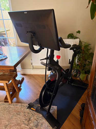 Peloton upright exercise - upright, bike