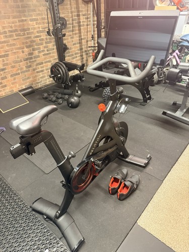 Peloton bike exercise - peloton, bike+