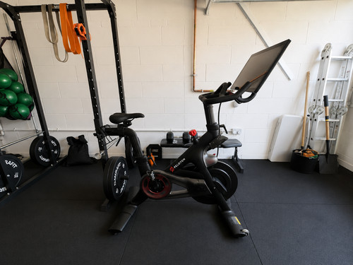 Peloton bike - peloton, 3)