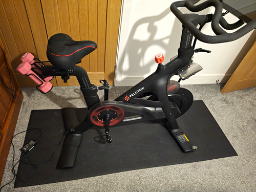 Peloton upright exercise - peloton,